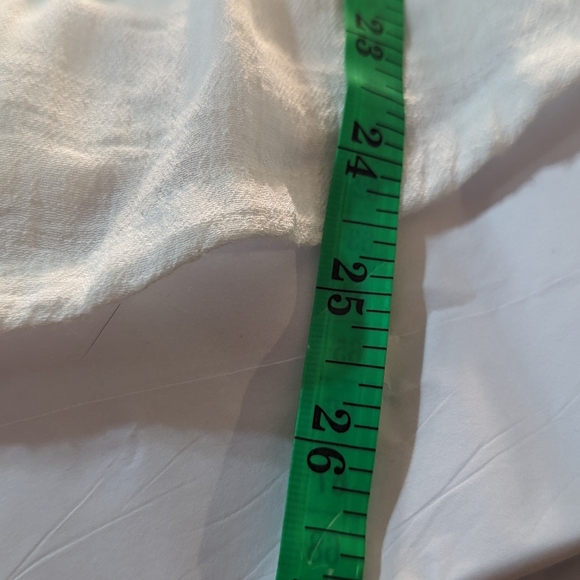 Ruby Rd | Women's Split V-Neck Blouse | White | Size Small Petite - Picture 10 of 11